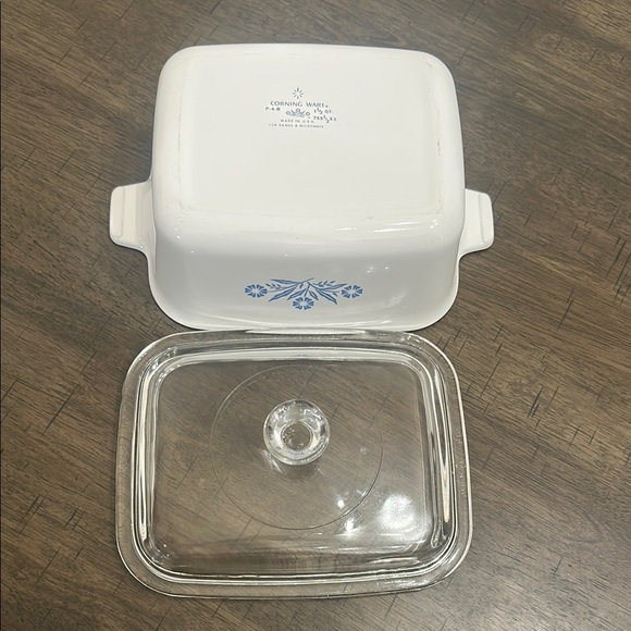 1.5 qt Corningware White and Blue Cornflower Cookware Essential with Lid - Picture 3 of 3